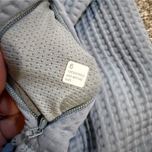 Lululemon Waffle-Knit Funnel-Neck Long-Sleeve Shirt Sweater size 6 Outdoor - Picture 7 of 8